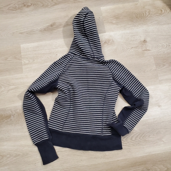 Lululemon Womens Scuba Hoodie Jacket in Parallel Stripe Black/white Stretch Sz 4 - Picture 7 of 9